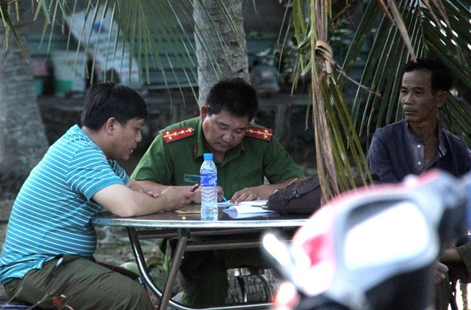 Hung thủ giết cha mẹ vợ ở Sài Gòn đầu thú Từ lời khai nhân chứng, cảnh sát nhanh chóng xác định hung thủ. Ảnh: Lê Trai