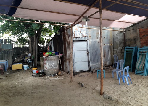 Bé trai 3 tuổi tử vong sau trận đòn của mẹ Quán nước nơi người mẹ sống cùng con và bạn trai