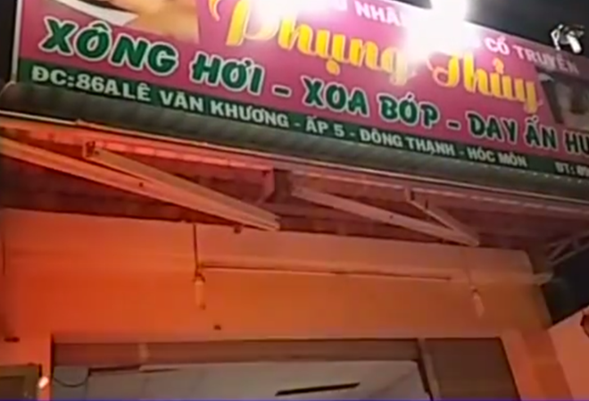Nhân viên khỏa thân kích dục cho khách trong phòng VIP Tiệm massage trá hình