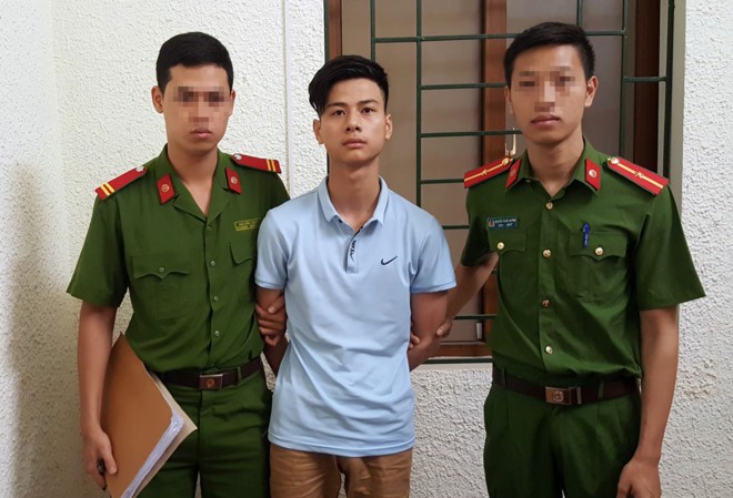 Tên cướp đánh vỡ mũ bảo hiểm cô gái để giật túi xách Cảnh sát tạm giữ Lê Văn Tài để mở rộng vụ án