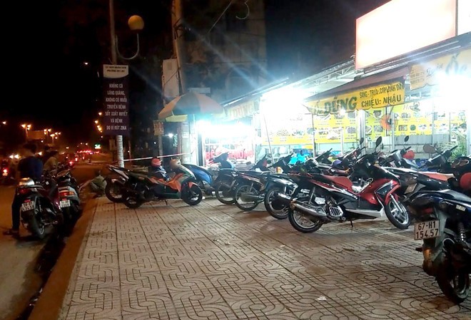 Thuê côn đồ đâm chết nhân viên cũ trong quán nhậu Thuê côn đồ đâm chết nhân viên cũ trong quán nhậu