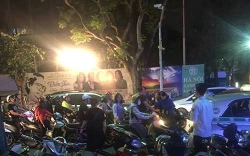 Nữ Phó Giám đốc BV Tim Hà Nội bị hành hung sau va chạm giao thông Hiện trường xảy ra sự việc. Ảnh cắt từ clip