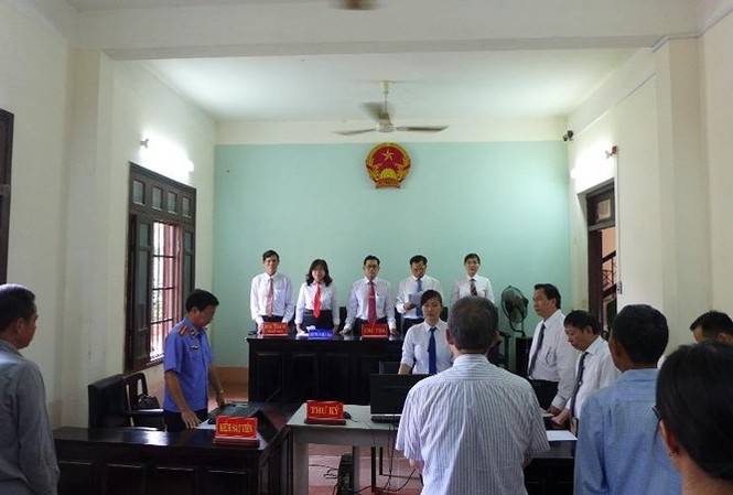 Vụ tìm kho báu núi Tàu: Nguyên TGĐ lãnh án chung thân Toàn cảnh phiên tòa sáng 11/5