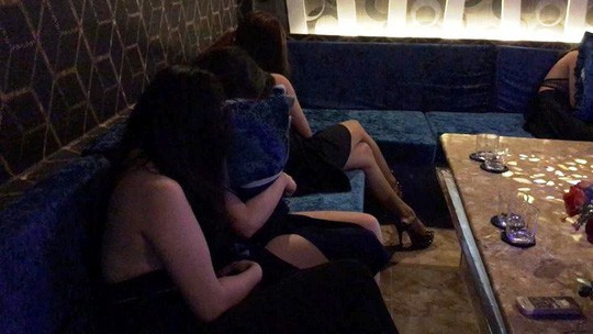 Tiếp viên thoát y trong nhà hàng ở quận trung tâm Sài Gòn Lực lượng chức năng phát hiện thác loạn ở một nhà hàng trên đường Trần Quang Khải, phường Tân Định