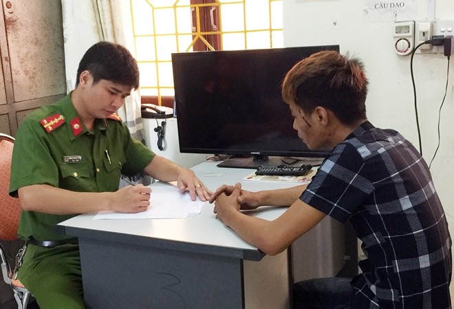 Khởi tố vụ xe khách lao xuống vực làm 4 người chết ở Cao Bằng Lái xe Trần Văn Thắng ra tự thú tại cơ quan Cảnh sát điều tra Công an tỉnh Cao Bằng