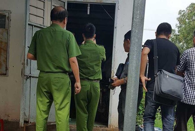 Hé lộ nguyên nhân 3 người trong gia đình chết trong căn phòng khóa kín Hiện trường vụ án mạng