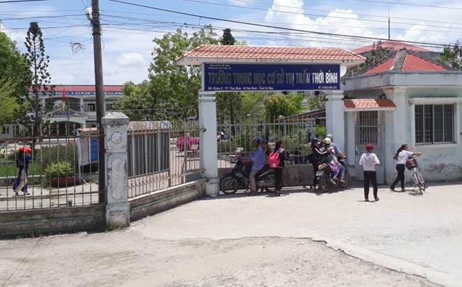 Thông tin mới vụ thầy giáo bị tố sàm sỡ nhiều nữ sinh cấp 2 rường THCS thị trấn Thới Bình không phân công đứng lớp giảng dạy đối với thầy giáo dạy bị tố sàm sỡ nữ sinh