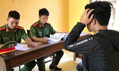 Thiếu niên chia tay bạn gái, đòi tiền để xóa ảnh 'nóng' Khánh tại cơ quan công an