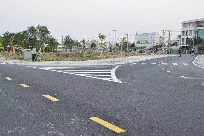 Kẻ tự xưng đạo diễn đài truyền hình dụ thiếu nữ lên ôtô để dâm ô Bờ sông nơi người đàn ông có hành vi dâm