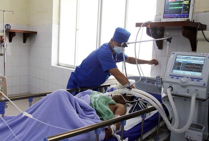 Gần 10 đối tượng hẹn gặp mặt để 'hòa giải', một thanh niên bị đâm thấu tim Anh Khiêm đang được điều trị tại Bệnh viện Đa khoa Lâm Đồng