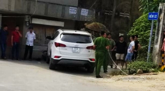 Nạn nhân bị giật đồ dùng ô tô truy đuổi, một tên cướp tử vong Công an quận 9 khám nghiệm hiện trường vụ việc