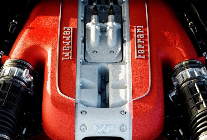 Ferrari đấu tranh đến cùng vì động cơ V12? Ferrari đấu tranh đến cùng vì động cơ V12?