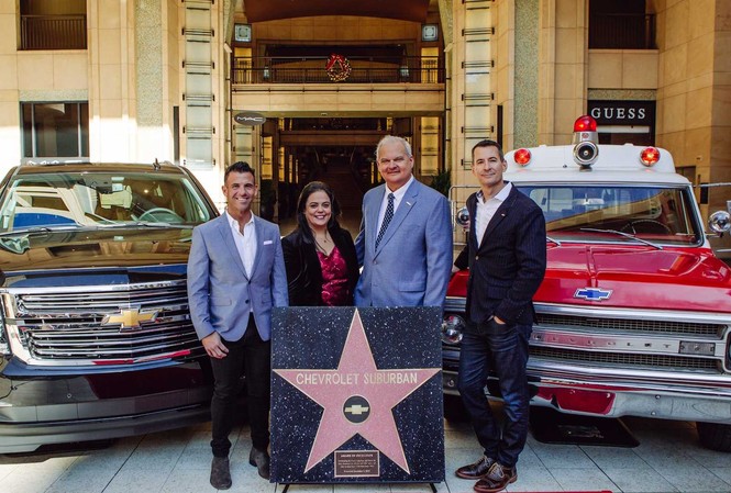 'Đại lộ danh vọng' Hollywood lần đầu tiên có ngôi sao cho một mẫu ôtô 'Đại lộ danh vọng' Hollywood lần đầu tiên có ngôi sao cho một mẫu ôtô
