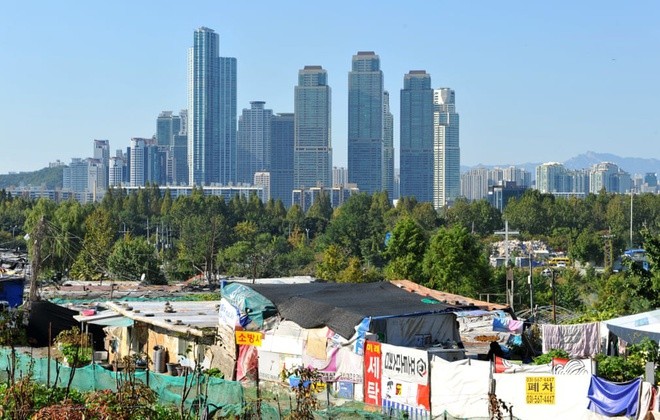 Khu ổ chuột quay 'Ký sinh trùng' từng khiến thế giới sốc về Hàn Quốc Khu ổ chuột quay 'Ký sinh trùng' từng khiến thế giới sốc về Hàn Quốc