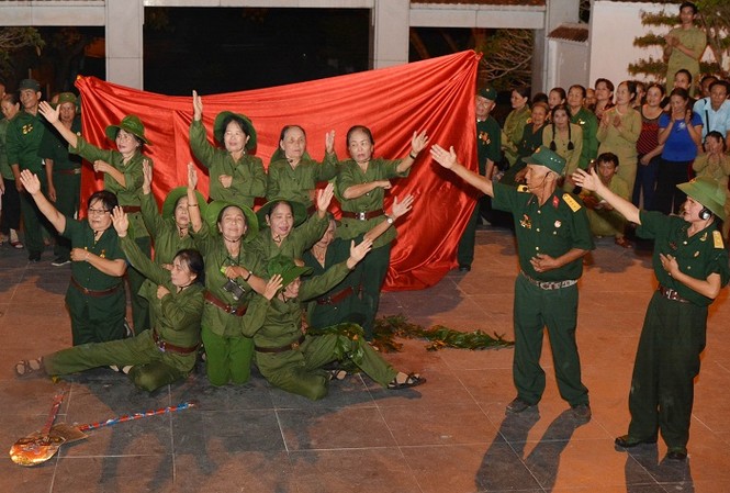 'Hát cho các Chị nghe' 'Hát cho các Chị nghe'