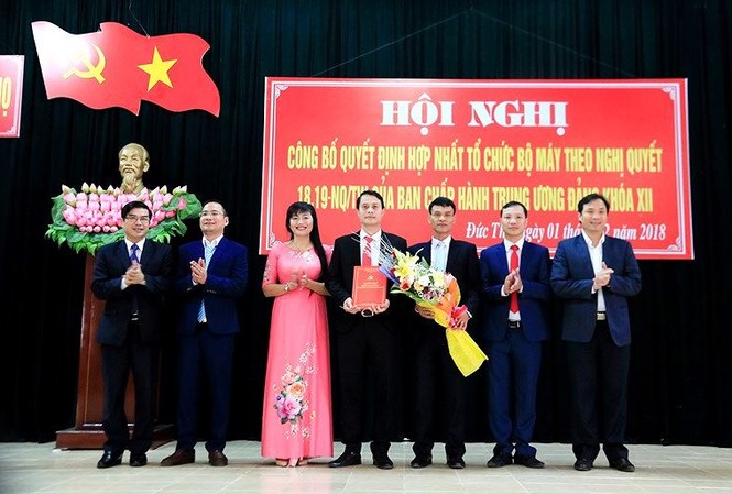 Hà Tĩnh bắt đầu sáp nhập các phòng, ban Đảng và chính quyền Hà Tĩnh bắt đầu sáp nhập các phòng, ban Đảng và chính quyền