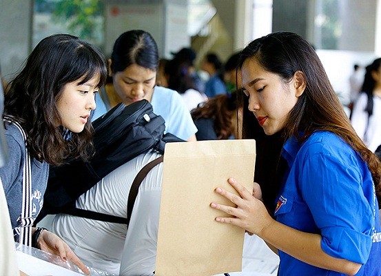 Điểm sàn ĐH Công nghệ giao thông vận tải 14,5-17, ĐH Thương mại 17 Thí sinh nộp hồ sơ trúng tuyển năm 2017
