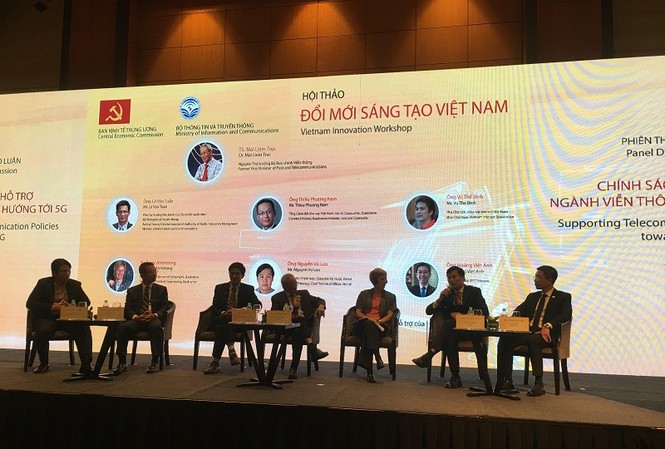 Bộ trưởng Thông tin: Chúng ta phải chấp nhận cái mới Các diễn giả tham gia thảo luận tại hội thảo