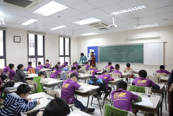 Hơn 24.000 học sinh Việt Nam tham gia kỳ thi toán học lớn nhất thế giới Các thí sinh làm bài thi