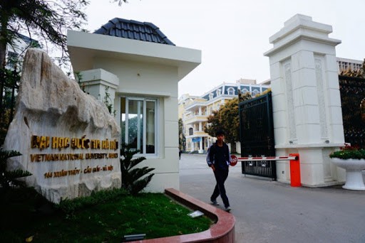ĐHQGHN quyết định tiếp tục lùi lịch học cho sinh viên, học viên. ĐHQGHN quyết định tiếp tục lùi lịch học cho sinh viên, học viên.