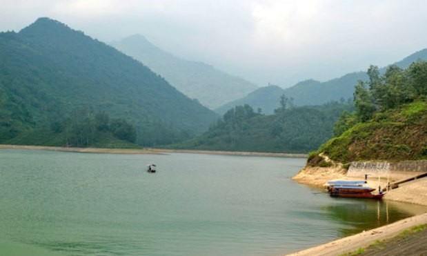 Bơi trong hồ cấm, nam thanh niên chết đuối Hồ Gò Miếu, nơi xảy ra sự việc. Ảnh BTN