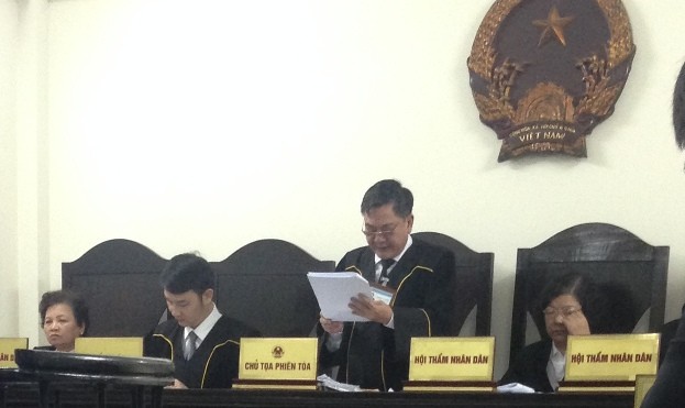 Gian dối tham nhũng, hàng loạt cán bộ đường thủy lĩnh án Chủ tọa phiên tòa tuyên án.