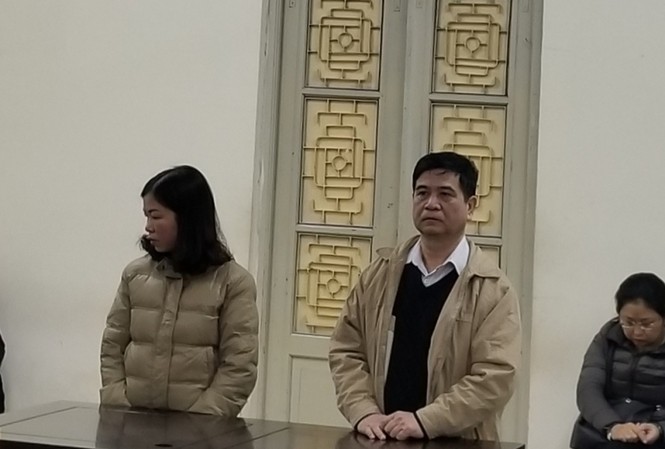 Chủ tịch Haprosimex tham ô, không nộp bảo hiểm cho công nhân Các bị cáo Nguyễn Cự Tẩm và Phạm Thị Minh Phương.