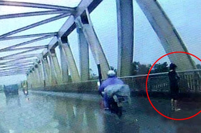 Giật mình hàng loạt vụ nữ sinh bị hãm hiếp sau khi nhậu tới 'say mèm' Hình ảnh nữ sinh trước lúc tự sát sau khi bị xâm hại.