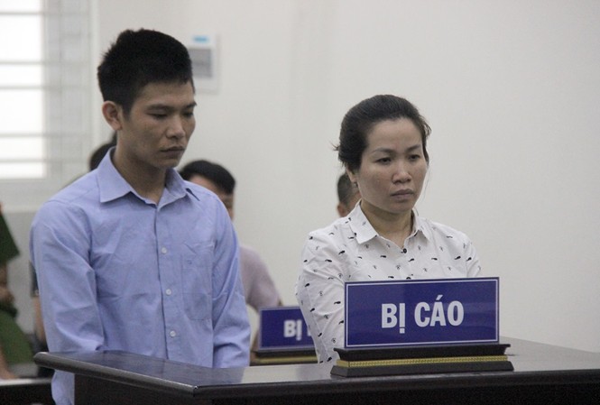 Nữ thiếu tá thuê sát thủ bắn người nhận 8 năm tù Các bị cáo Tùng và Hằng tại tòa.