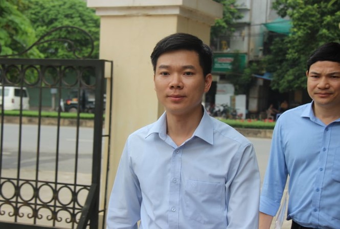 Hoàng Công Lương trải lòng về việc ngừng kêu oan và từ chối 9 luật sư cũ Bị cáo Hoàng Công Lương và chú ruột Hoàng Công Tình.
