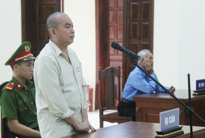 Kỳ án giết mẹ vì 1,5 chỉ vàng: Người 2 lần nhận án tử tiếp tục hầu tòa Bị cáo Vi Văn Phượng tại tòa.