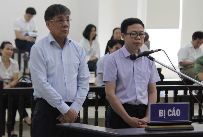 Dàn lãnh đạo Cty thăm dò khai thác dầu khí lĩnh án vì nhận lãi ngoài Các bị cáo Đỗ Văn Khạnh và Nguyễn Tuấn Hùng.