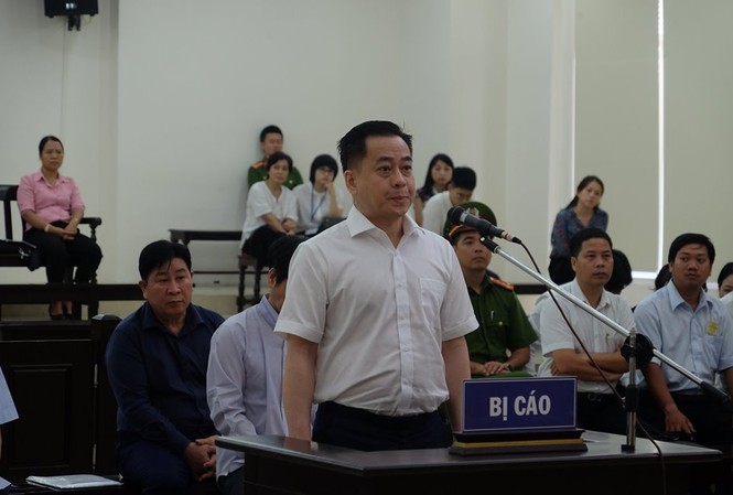 Hai cựu Chủ tịch Đà Nẵng 'tiếp tay' cho Vũ nhôm như thế nào? Bị cáo Phan Văn Anh Vũ trình bày tại TAND Cấp cao tại Hà Nội.