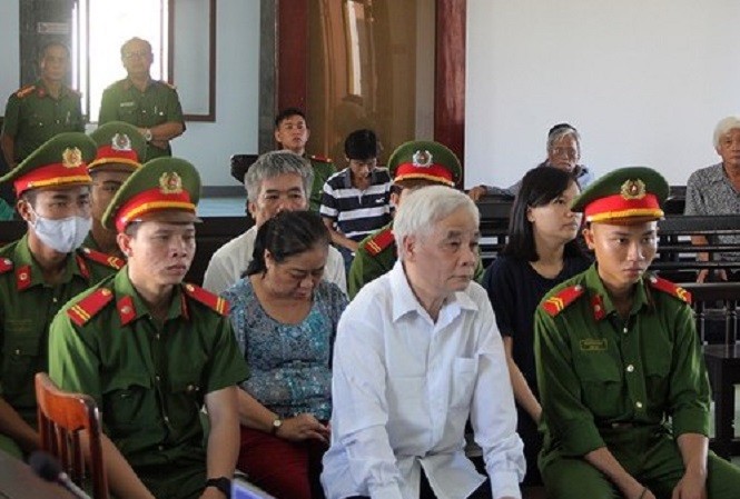 Vẫn còn cán bộ tòa án vi phạm pháp luật hình sự Phiên tòa xét xử Chánh án tỉnh Phú Yên và các cấp dưới về tội tham ô diễn ra tháng 5/2020.