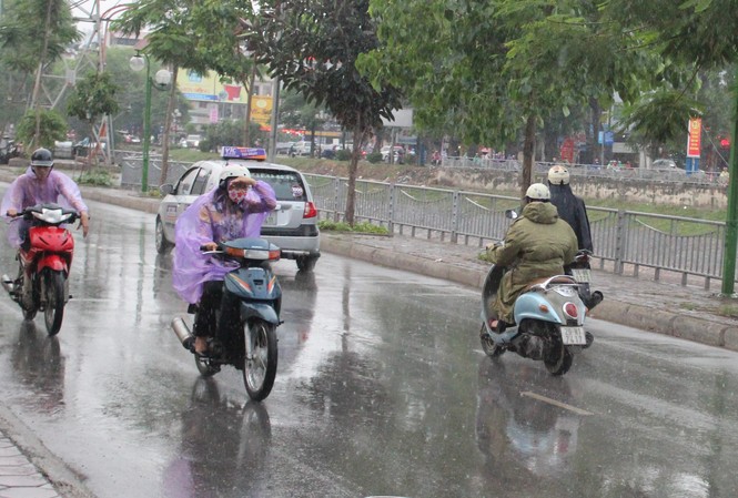 Mưa dông liên tiếp xuất hiện trên cả nước trong tuần này Mưa dông liên tiếp xuất hiện trên cả nước trong tuần này