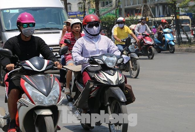 Hôm nay đỉnh điểm nắng nóng, chủ nhật có mưa dông Hôm nay đỉnh điểm nắng nóng, chủ nhật có mưa dông