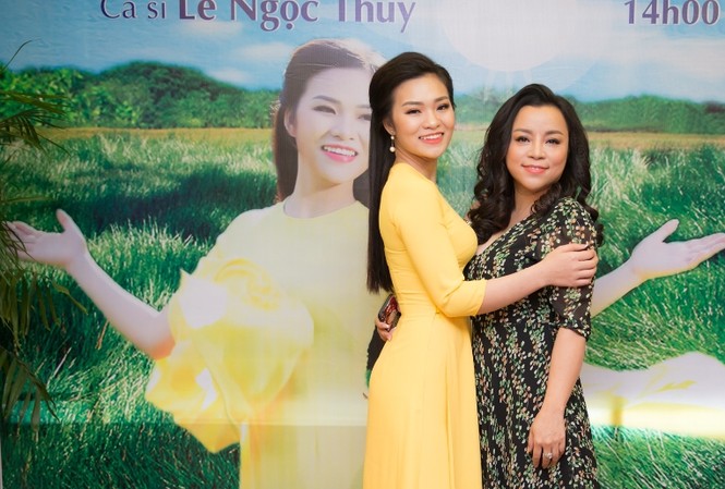 NSƯT Tố Nga phải 'mắng mỏ' học trò khi làm MV 'Duyên tình xứ Thanh' NSƯT Tố Nga phải 'mắng mỏ' học trò khi làm MV 'Duyên tình xứ Thanh'