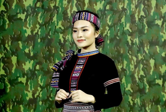 Cô gái làm rau má nem chua xứ Thanh… lên giá Cô gái làm rau má nem chua xứ Thanh… lên giá