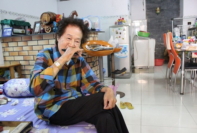 Gia cảnh nghèo khó của quái kiệt Tòng Sơn ở tuổi 90 Gia cảnh nghèo khó của quái kiệt Tòng Sơn ở tuổi 90