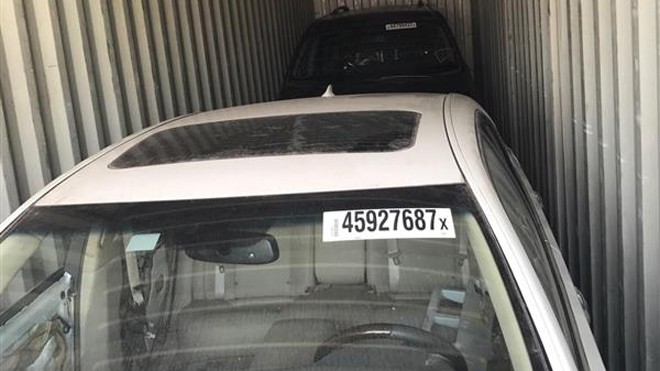 3 container xe Toyota cũ nhập khẩu khai báo là... lốp ôtô Tang vật liên quan bị thu giữ