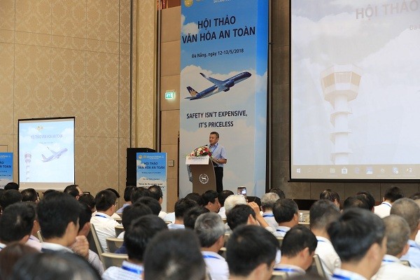 Hơn 70 % sự cố an toàn bay do lỗi của con người Hơn 70 % sự cố an toàn bay do lỗi của con người