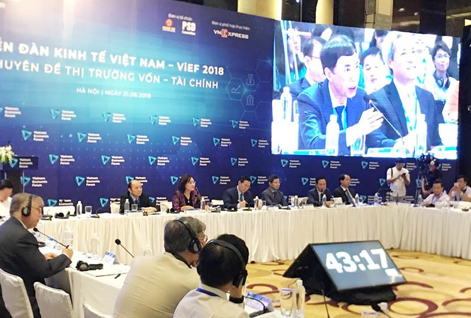 'Tín dụng đen' bủa vây doanh nghiệp vừa và nhỏ Diễn đàn chuyên đề Vốn – Tài chính dành nhiều thời gian thảo luận về các phương án quản lý vốn và tài chính của doanh nghiệp Việt Nam