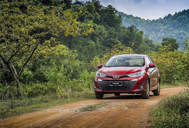 Đây là lý do Toyota Vios luôn dẫn ngôi vương phân khúc sedan hạng B Việc TMV đưa ra chương trình ưu đãi đối với Vios được xem là đòn cạnh tranh khốc liệt với đối thủ nặng ký nhất là Accent