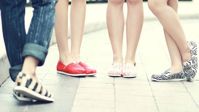 Người đẹp và giày 'mèo lười' Người đẹp và giày 'mèo lười'