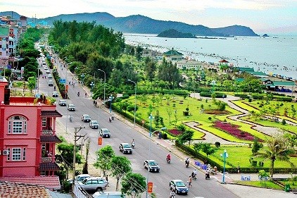 Cửa Lò rộn ràng vào mùa du lịch Năm nay, Cửa Lò thu hút hơn 2,7 triệu lượt khách đến tham quan, nghỉ dưỡng.