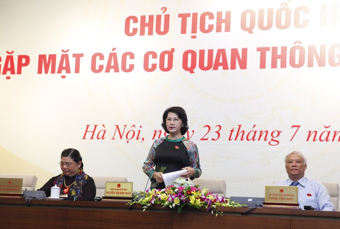 'Đất nước thiếu dân chủ thì lòng dân không yên' 'Đất nước thiếu dân chủ thì lòng dân không yên'