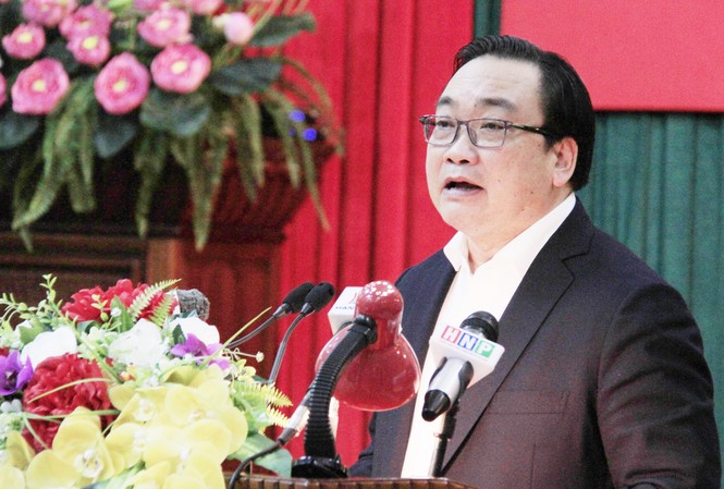 Bí thư Hà Nội cảm ơn người dân trong chiến dịch 'giải cứu' vỉa hè Bí thư Thành ủy Hà Nội Hoàng Trung Hải phát biểu tại buổi làm việc. Ảnh: Trường Phong