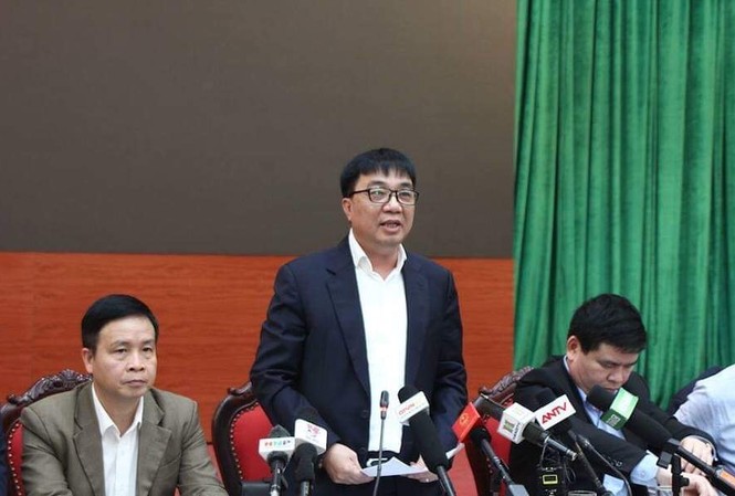 Giám đốc GTVT Hà Nội trả lời câu hỏi 'sao cấm xe máy mà không cấm ôtô' Ông Vũ Văn Viện, Giám đốc Sở GTVT Hà Nội.
