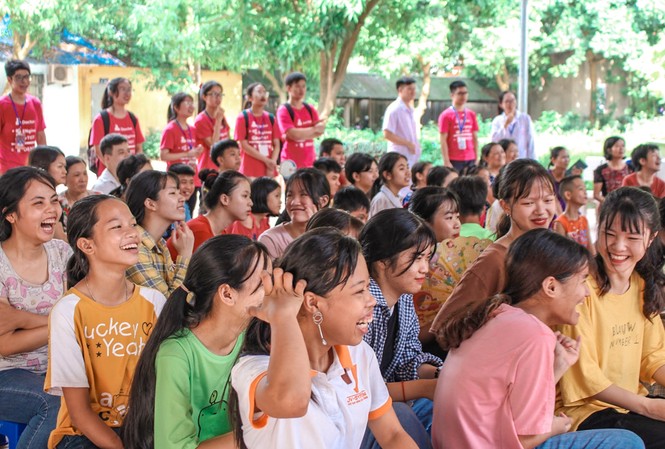 Mang nụ cười đến với trẻ em khuyết tật Mang nụ cười đến với trẻ em khuyết tật