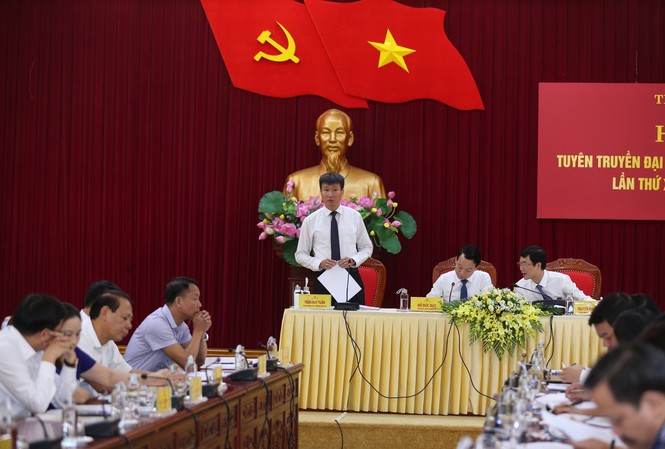 Yên Bái nói về quy trình bầu Bí thư Tỉnh uỷ khoá mới Trưởng ban Tổ chức Tỉnh uỷ Yên Bái Trần Huy Tuấn trả lời phóng viên báo chí. Ảnh: Như Ý